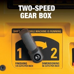 Two-speed planer DeWALT1